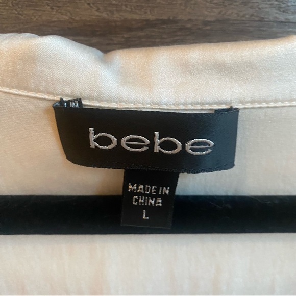 Vtg Bebe off white cream silk button up shirt / top / blouse with tie fits M-L - Picture 9 of 12